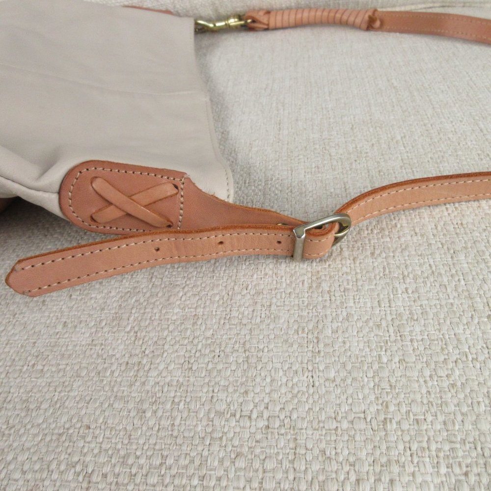 COA Carpetbags Of America Bone Medium Leather Bucket Bag Natural Trim Gold - Picture 5 of 8